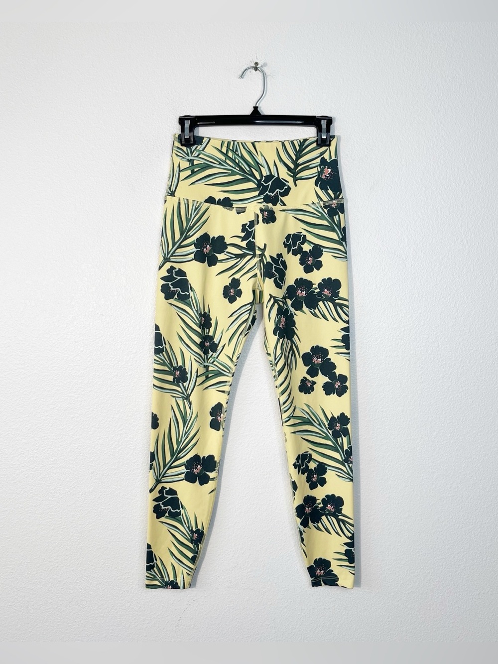 Beyond Yoga Olympus Floral Sunrise High Waisted Legging Size Medium